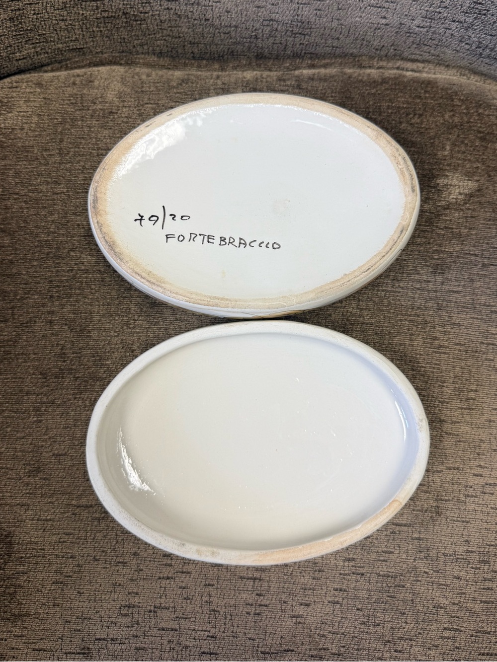 Vintage Hand-Painted Italian Ceramic Large Oval Trinket Box with Fruit Motif - Picture 7 of 10